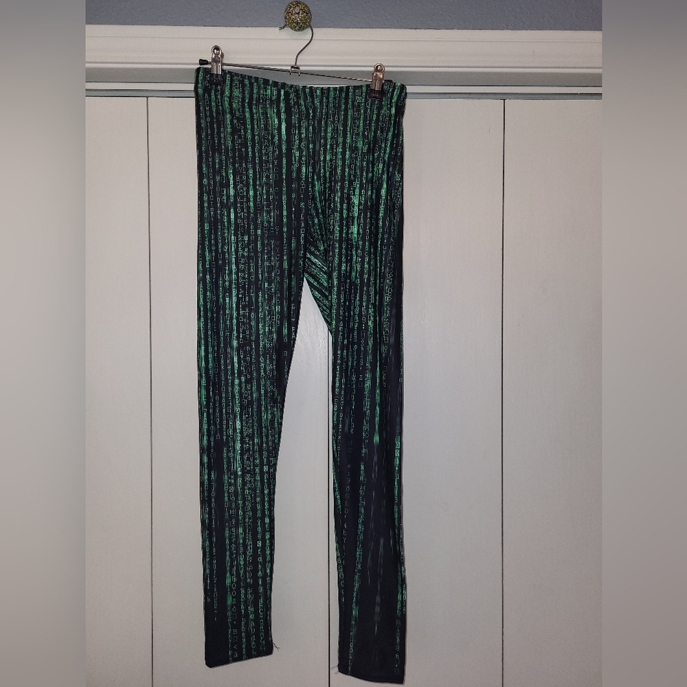 GearBunch Med Green And Black Leggings